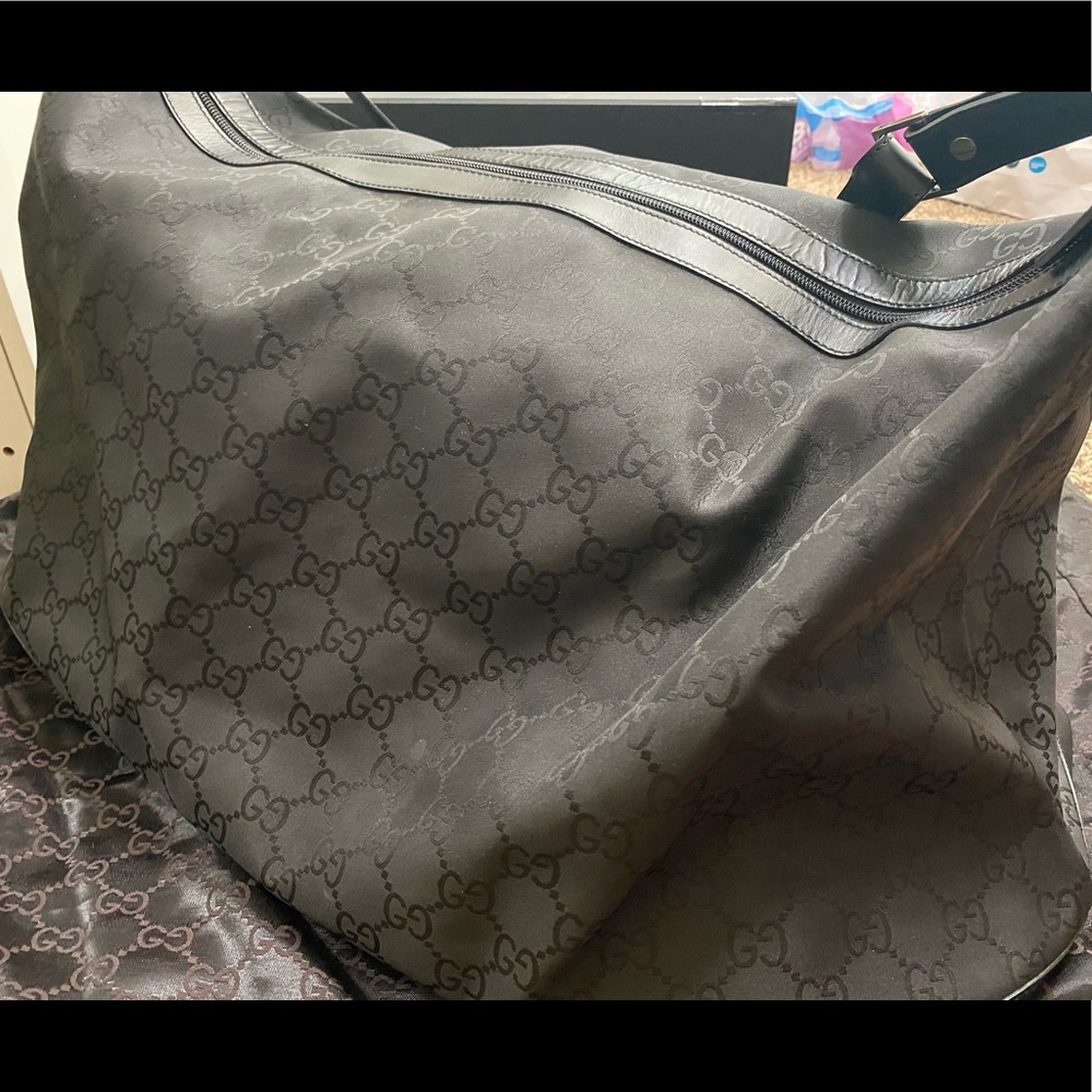 AUTHENTIC Gucci black duffel bag - Picture 2 of 7
